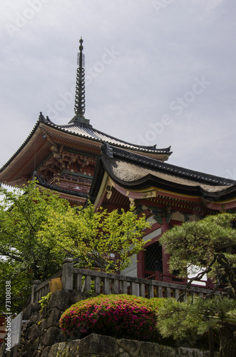 Kiyomizu-dera Temple in Kyoto, Japan © yobab