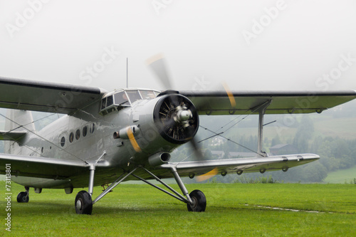 Doppeldecker - Modelldoppeldecker - Flugzeug