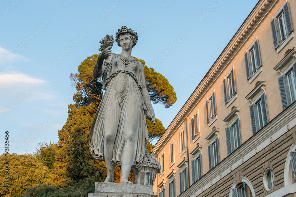 Roma, piazza del Popolo, statua dell'estate