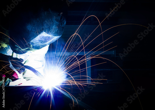 Welding steel structures with sparks