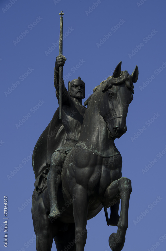 first croatian king statue