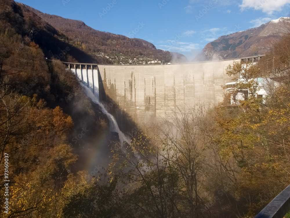 Dam of Contra Verzasca, spectacular waterfalls Dam of Contra Verzasca, spectacular waterfalls