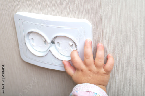 electrical reliability of ac power outlet in home