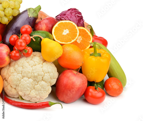 Fototapeta Naklejka Na Ścianę i Meble -  fruit and vegetable isolated on white background