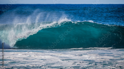 Breaking wave