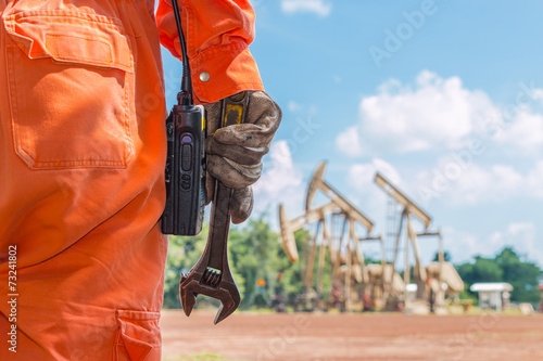 Wrench, Basic tool for fixing in crude oil site