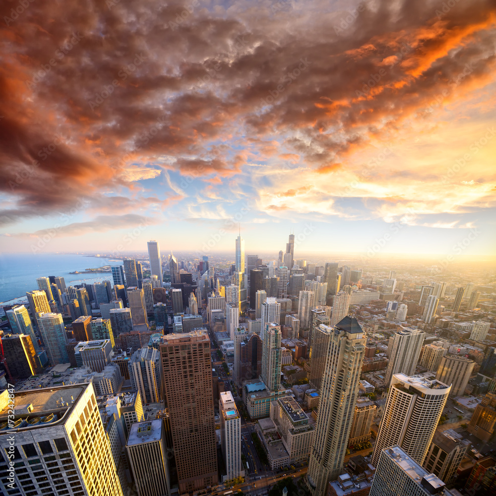 Fototapeta premium Widok z lotu ptaka Chicago o zachodzie słońca, IL, USA