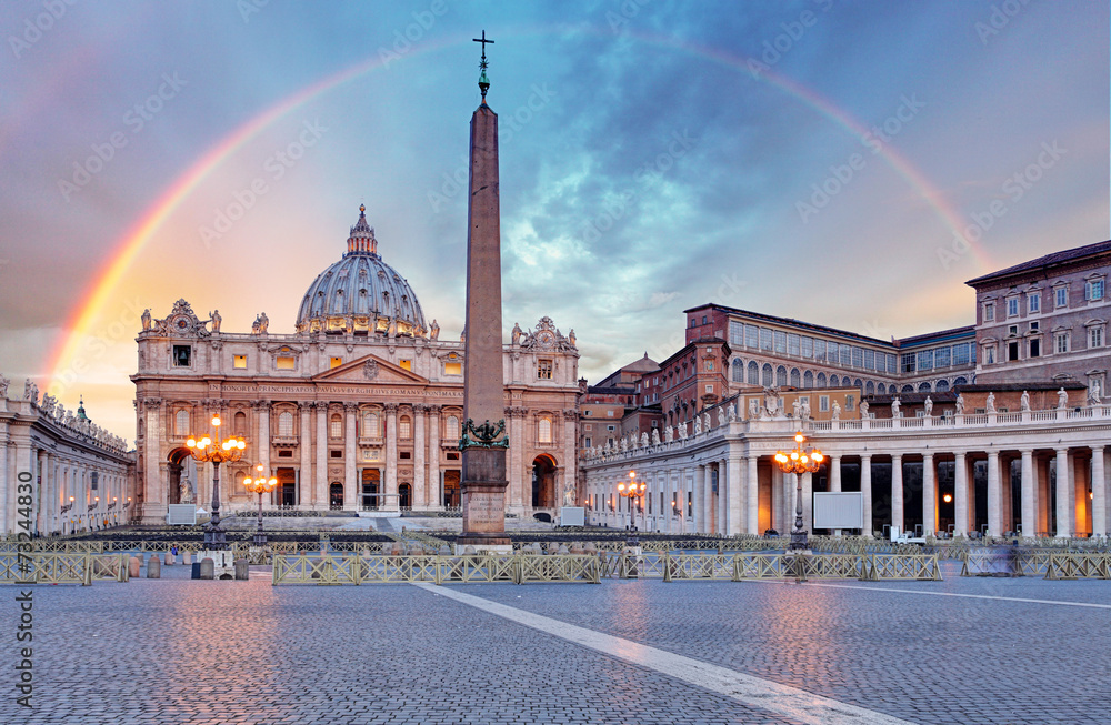 Obraz premium Watykan - plac św. Piotra z tęczą, Rzym.