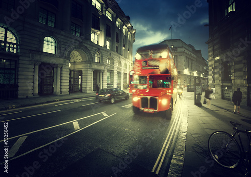 Fototapeta old bus on street of London