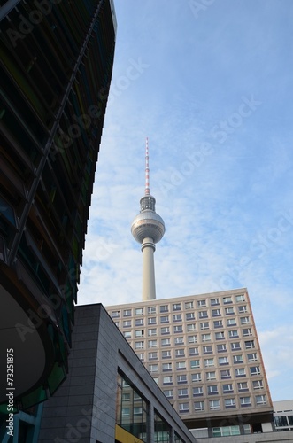 Wallpaper Mural La Fernsehturm à Berlin Torontodigital.ca