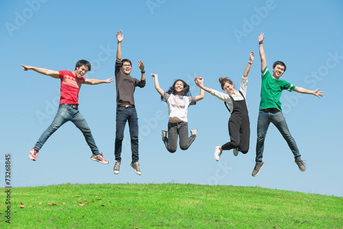 summer  holidays  vacation  happy people concept - group of frie