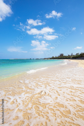 沖縄のビーチ・恩納村のビーチ