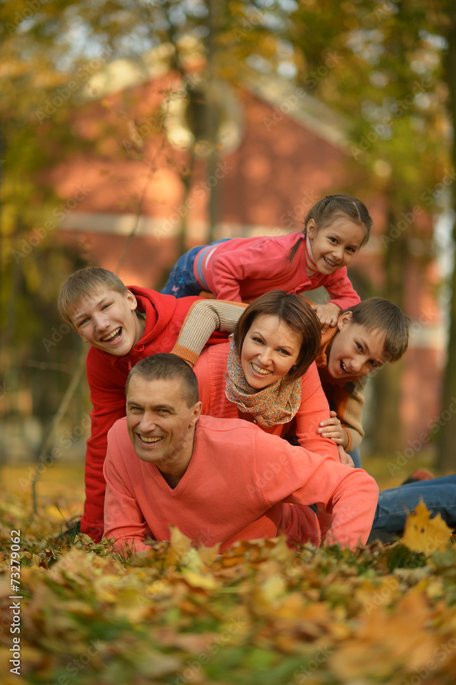 Fototapeta premium Happy smiling family