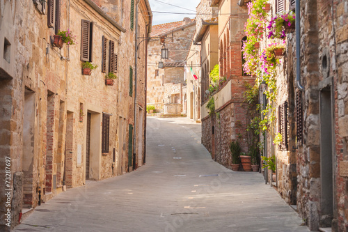 Fototapeta Naklejka Na Ścianę i Meble -  The medieval old town in Tuscany, Italy