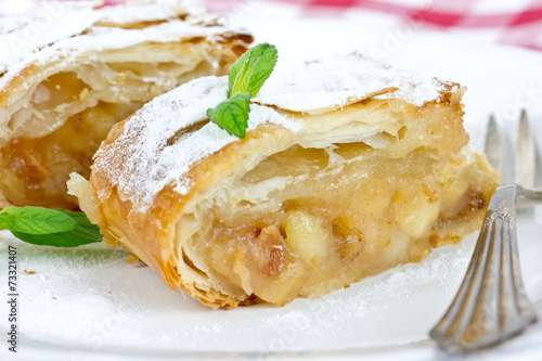 Apfelstrudel