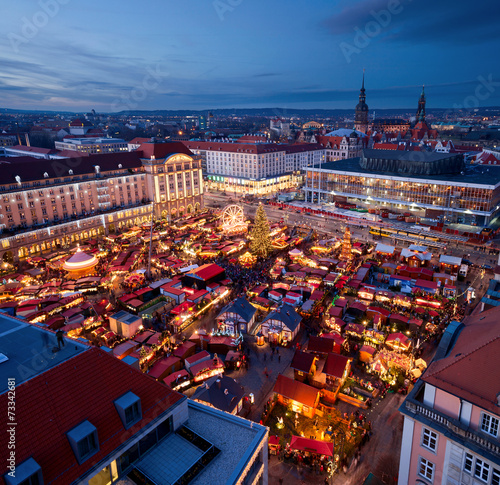 Weihnachtsmarkt in Dresden photo