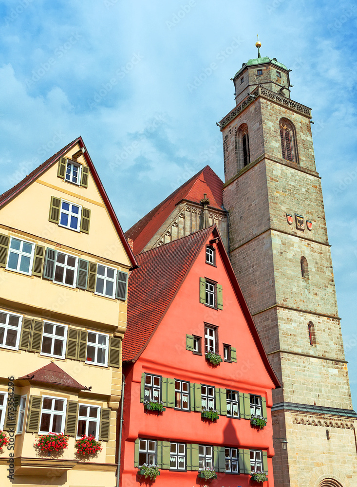 Obraz premium Dinkelsbuhl, Germany: View of the old tower and facades.