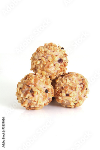 schokobällchen mit nüsse