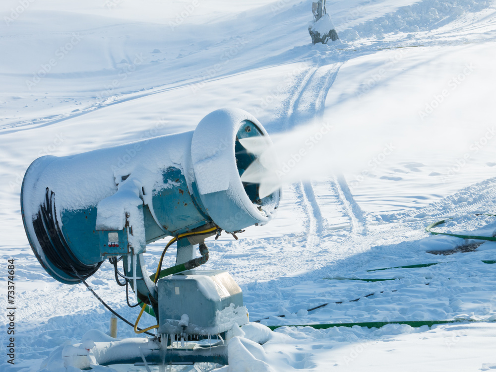 Obraz premium Snow making machine in work