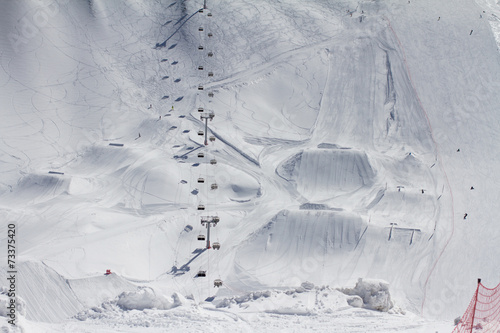 Fotografi Snow park in mountain ski resort