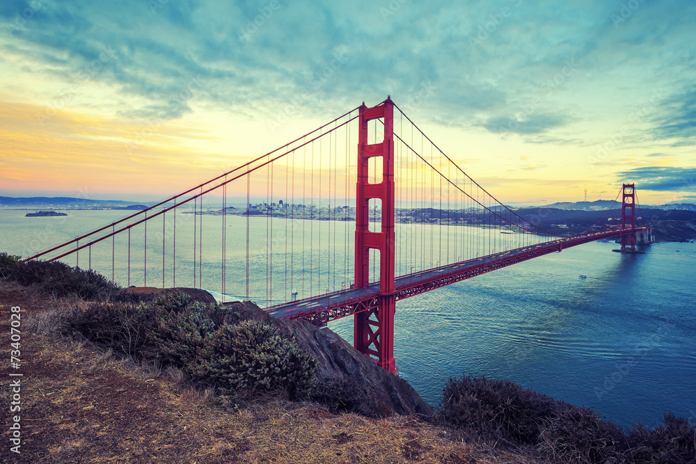Fototapeta premium Golden Gate Bridge, special photographic processing.