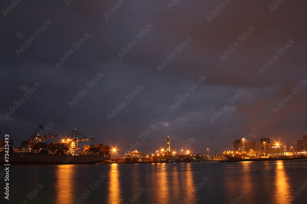 Fototapeta premium lanterna e il porto di Genova