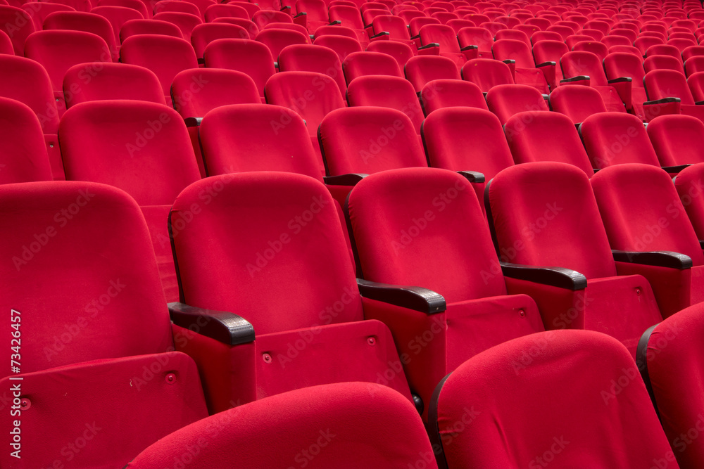 Fototapeta premium empty red cinema or theater seats