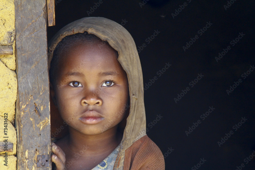 Madagascar-shy and poor african girl with headkerchief - obrazy, fototapety, plakaty 