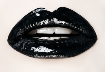 Canvas schilderij Fashion lippen Zwarte lippen macro close-up  © fotorince