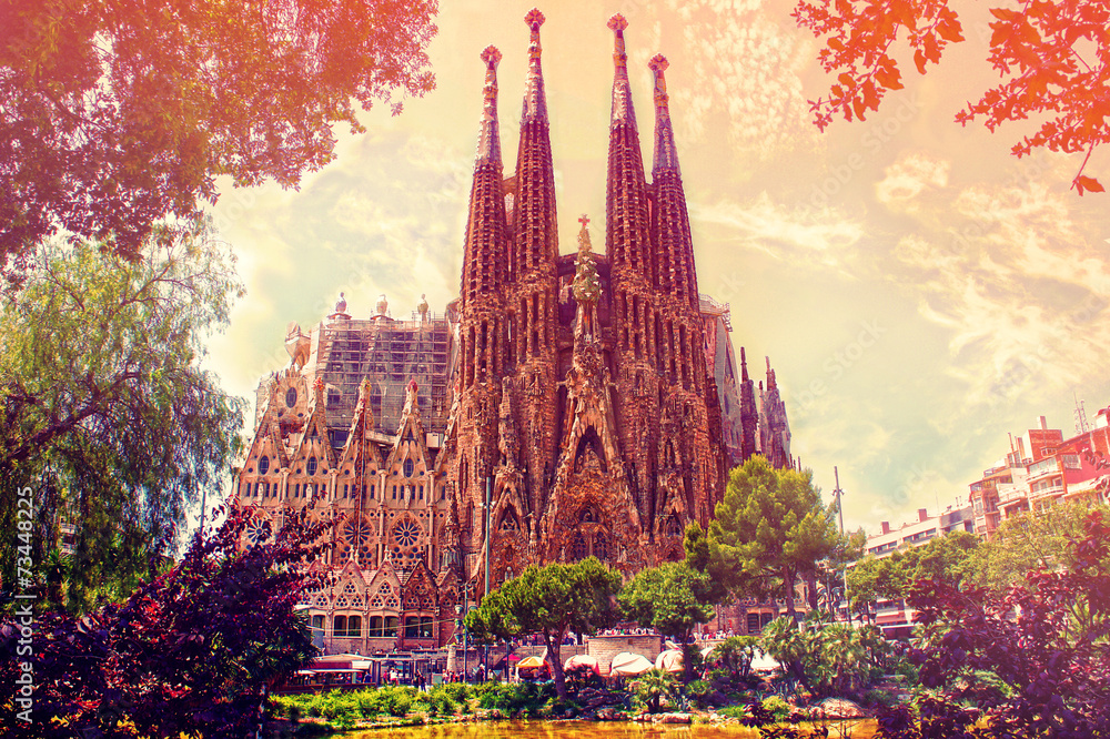 Fototapeta premium Catholic church La Sagrada Familia by Antoni Gaudi, Barcelona