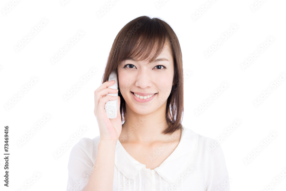 電話をかける女性 電話をかける女性