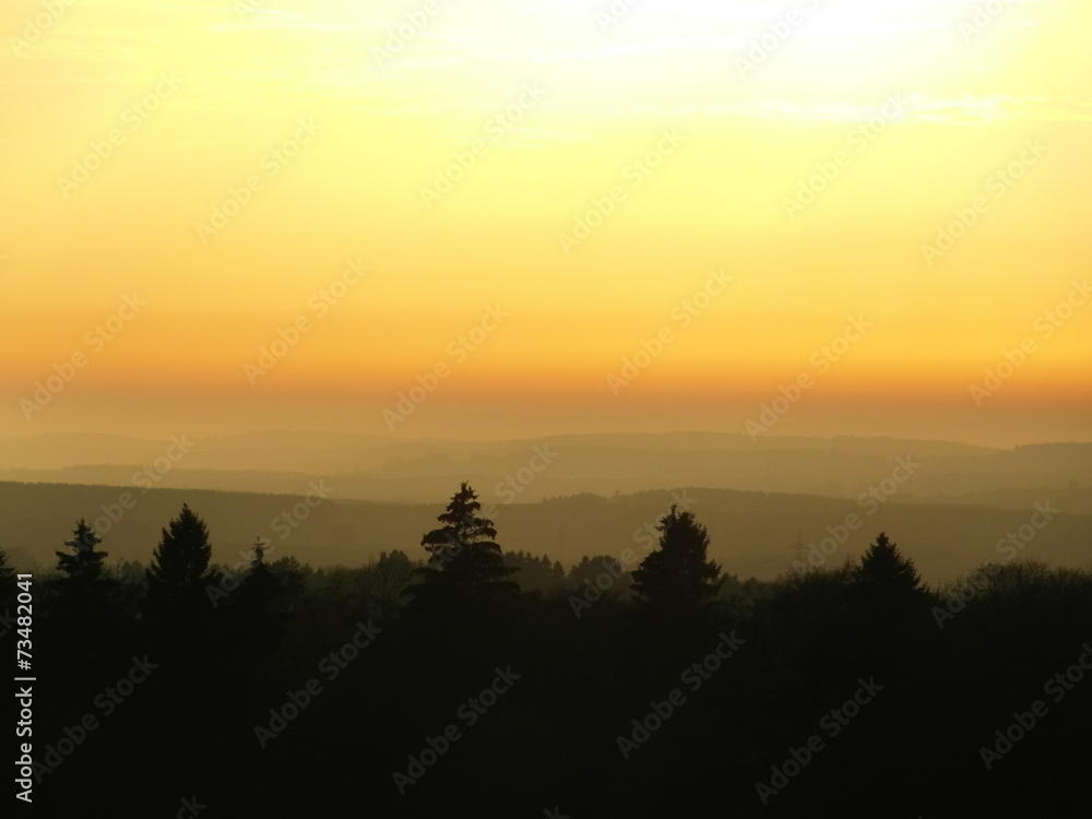 Obraz premium Sonnenuntergang an einem Herbsttag
