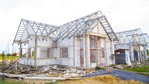 new suburban home currently under construction