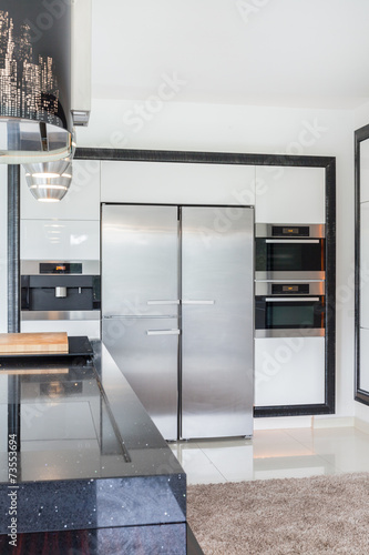 Fototapeta Naklejka Na Ścianę i Meble -  Modern kitchen interior