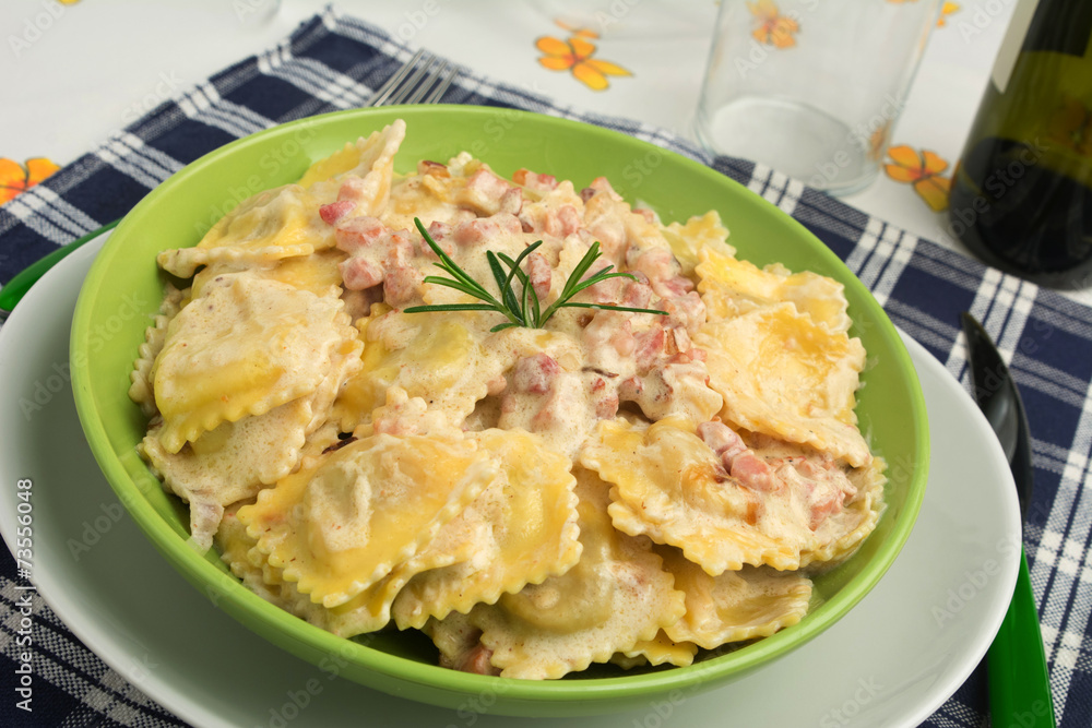Tortelli panna e speck Tortelli panna e speck