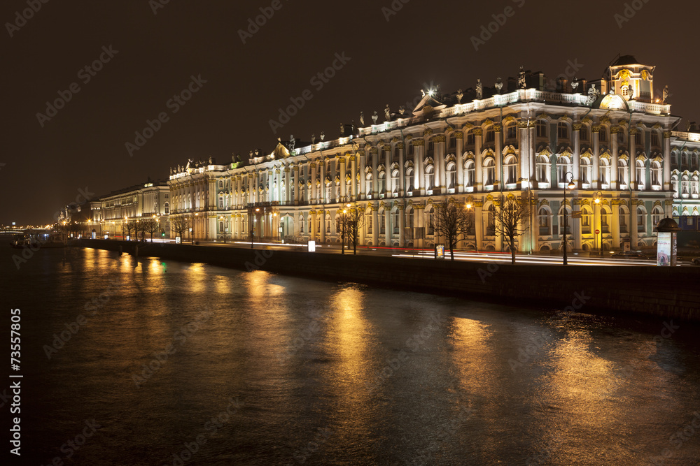 Дворцовая набережная в Санкт-Петербурге, Россия