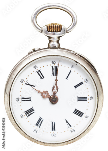 ten o'clock on dial of retro watch