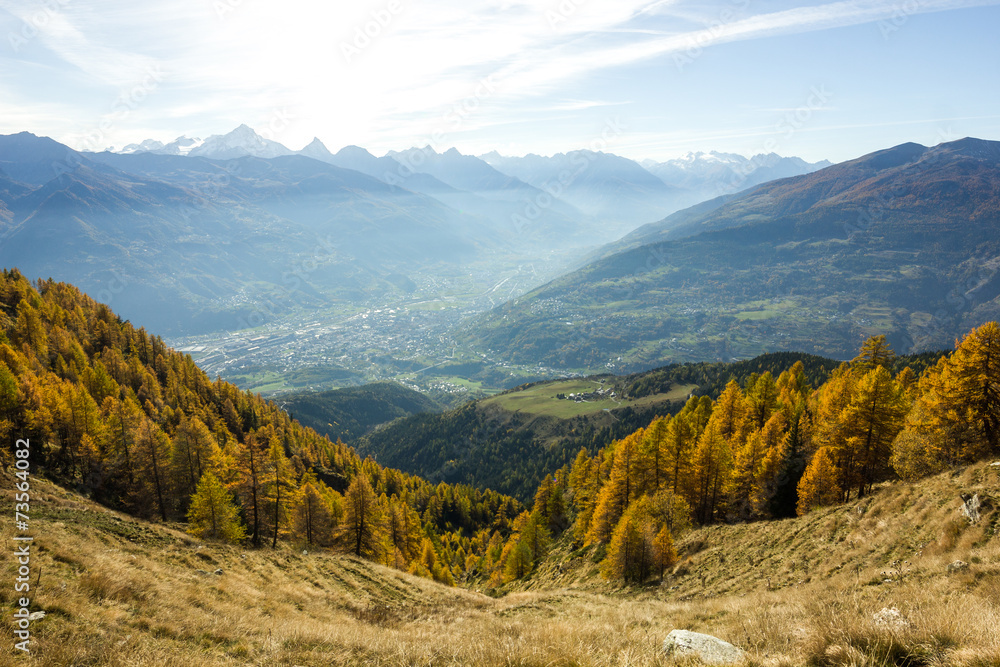 Paesaggio autunnale di montagna