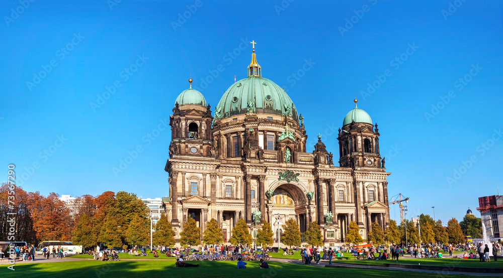 Berliner Dom panoramic overview on a sunny day