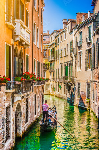 Canvas-taulu Gondola on canal in Venice, Italy