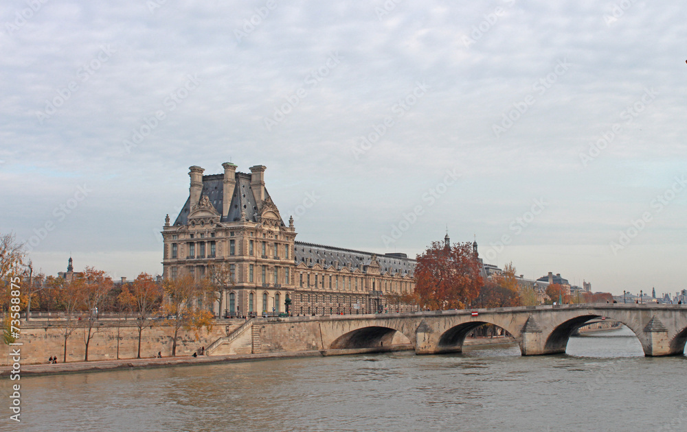 Paris Le Louvre