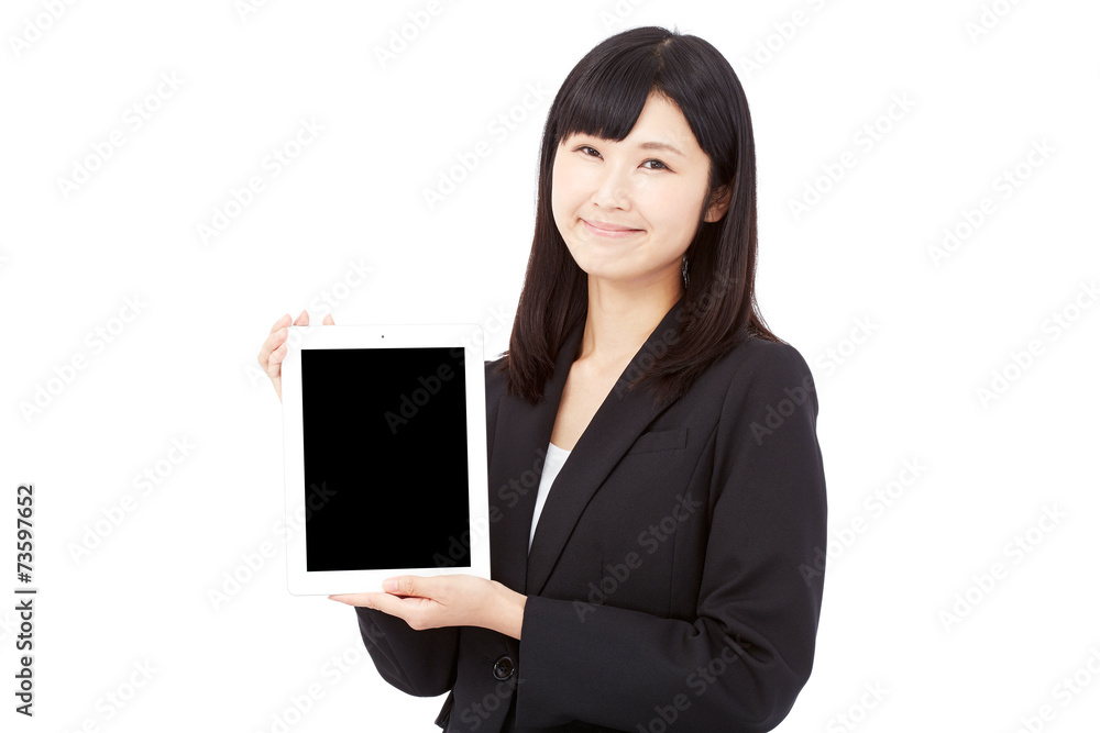 タブレットを見せて笑うビジネスウーマン タブレットを見せて笑うビジネスウーマン