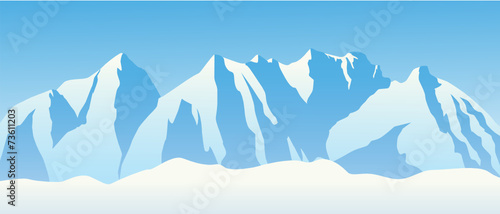 Hochgebirge mit Schnee