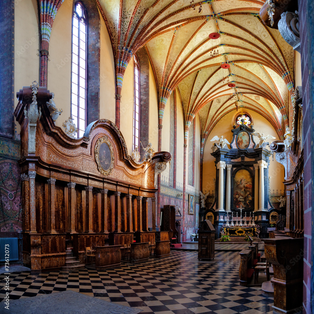 Church interior in Frombork, Poland. - obrazy, fototapety, plakaty 