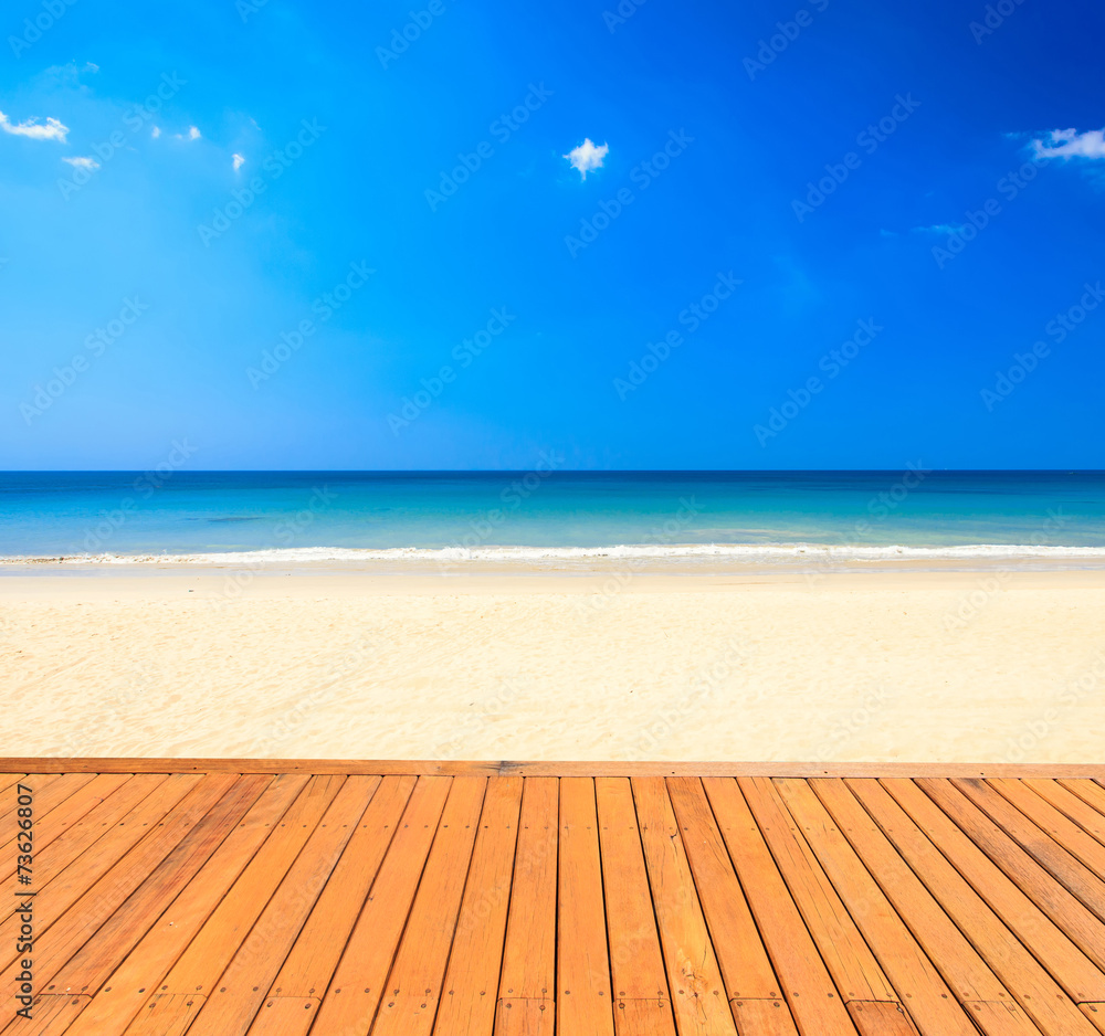 Fototapeta premium Tropical sea and blue sky in Phuket, Thailand