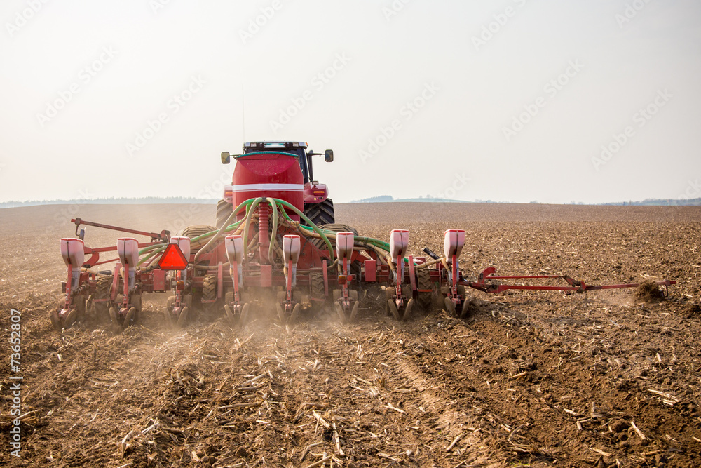 Obraz premium Tractor on the field