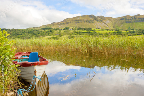 Photos Boat in the lake