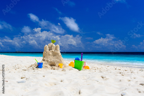 Fototapeta Naklejka Na Ścianę i Meble -  Sand castle on tropical beach