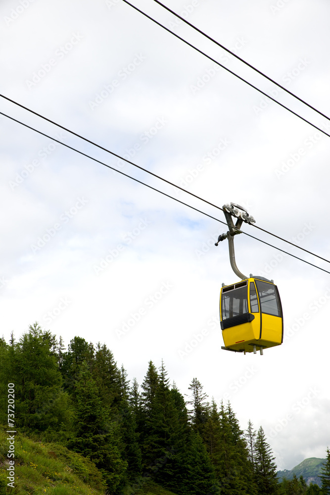 Gondelbahn in den Alpen Gondelbahn in den Alpen