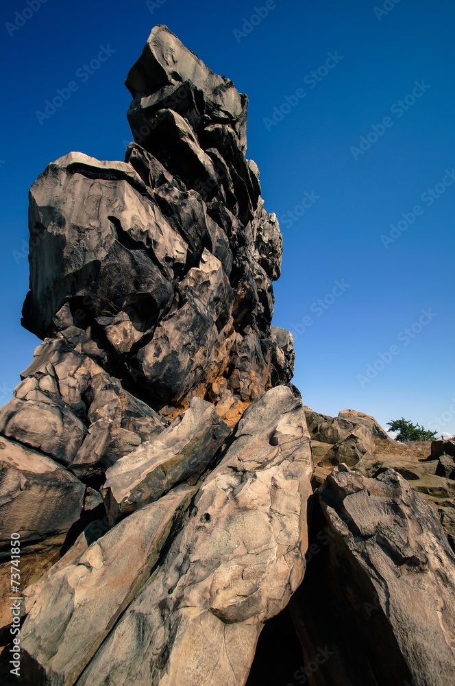 Bizarre Felsformation - die Teufelsmauer im Harz